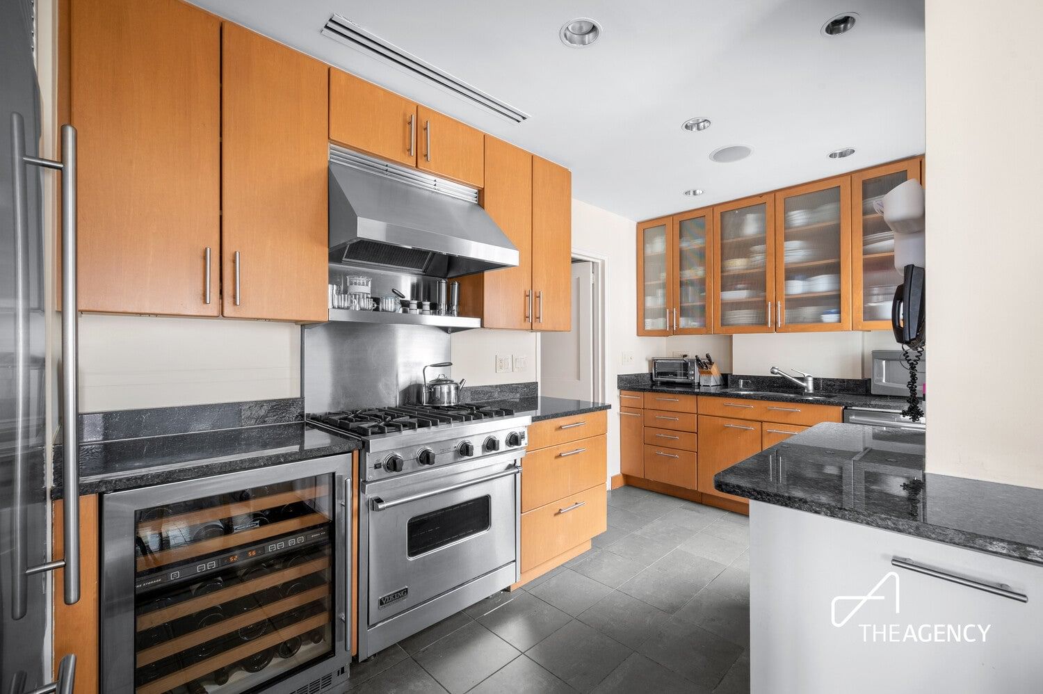Real estate property located at 605 PARK #15D, New York, Lenox Hill, New York City, NY, US