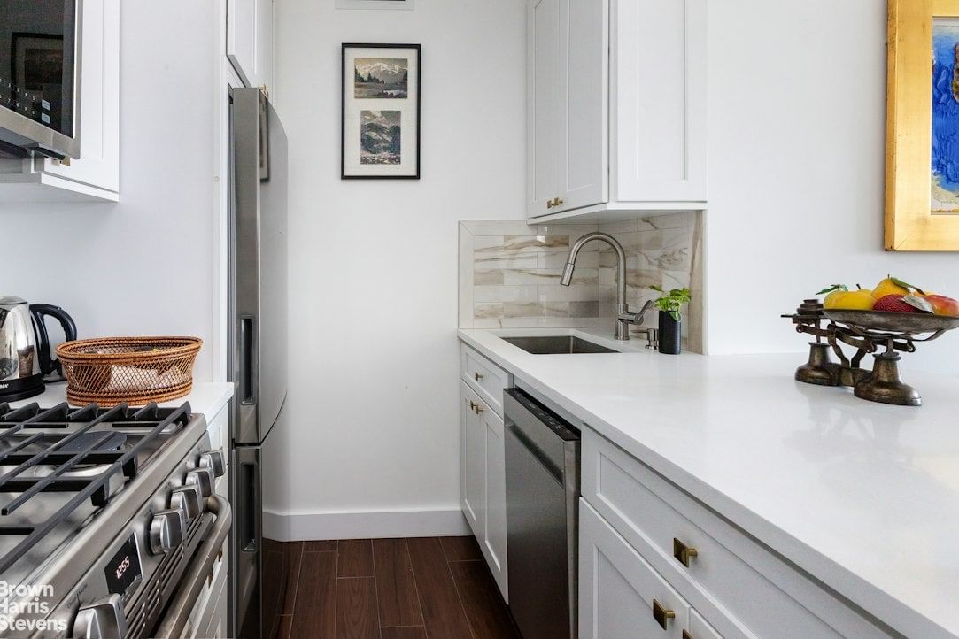 Real estate property located at 160 65TH #14A, New York, Lenox Hill, New York City, NY, US