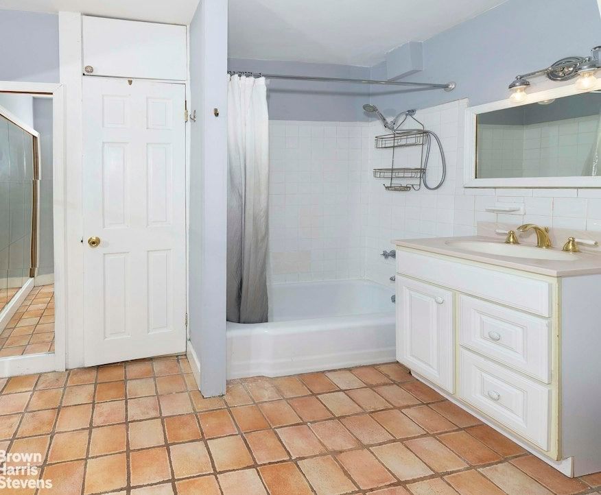 Real estate property located at 330 3RD #5L, New York, Kips Bay, New York City, NY, US
