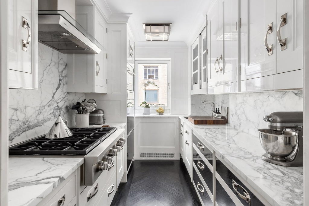 Real estate property located at 880 5TH #18G, New York, Lenox Hill, New York City, NY, US