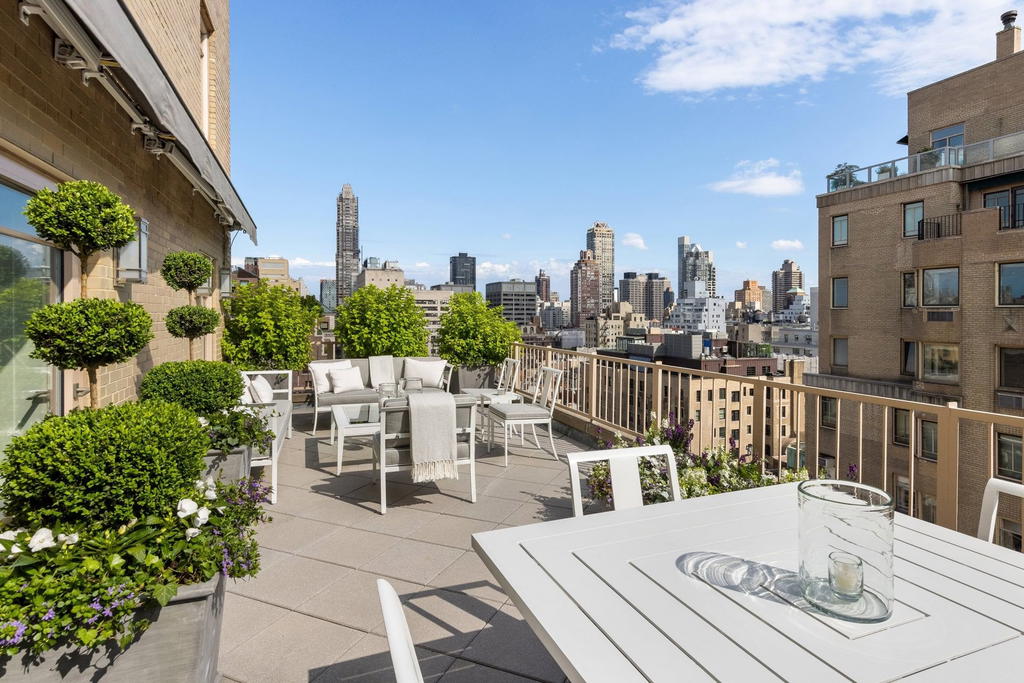 Real estate property located at 880 5TH #18G, New York, Lenox Hill, New York City, NY, US