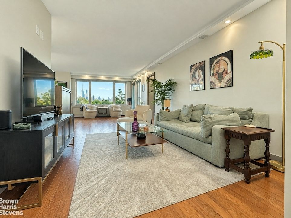 Real estate property located at 60 SUTTON #5CS, New York, Sutton Place, New York City, NY, US