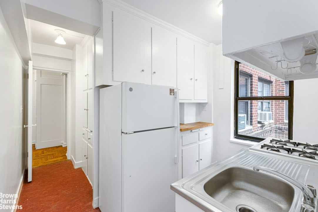 Real estate property located at 330 79TH #8D, New York, Lenox Hill, New York City, NY, US