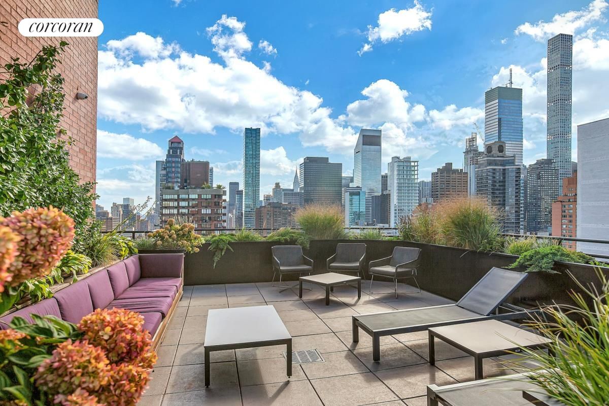 Real estate property located at 300 64th #12B, New York, Lenox Hill, New York City, NY, US