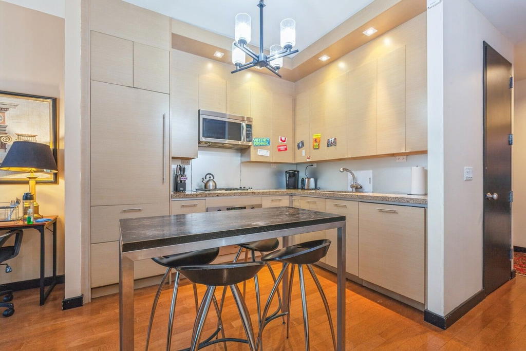 Real estate property located at 1600 BROADWAY #10E, New York, Midtown, New York City, NY, US