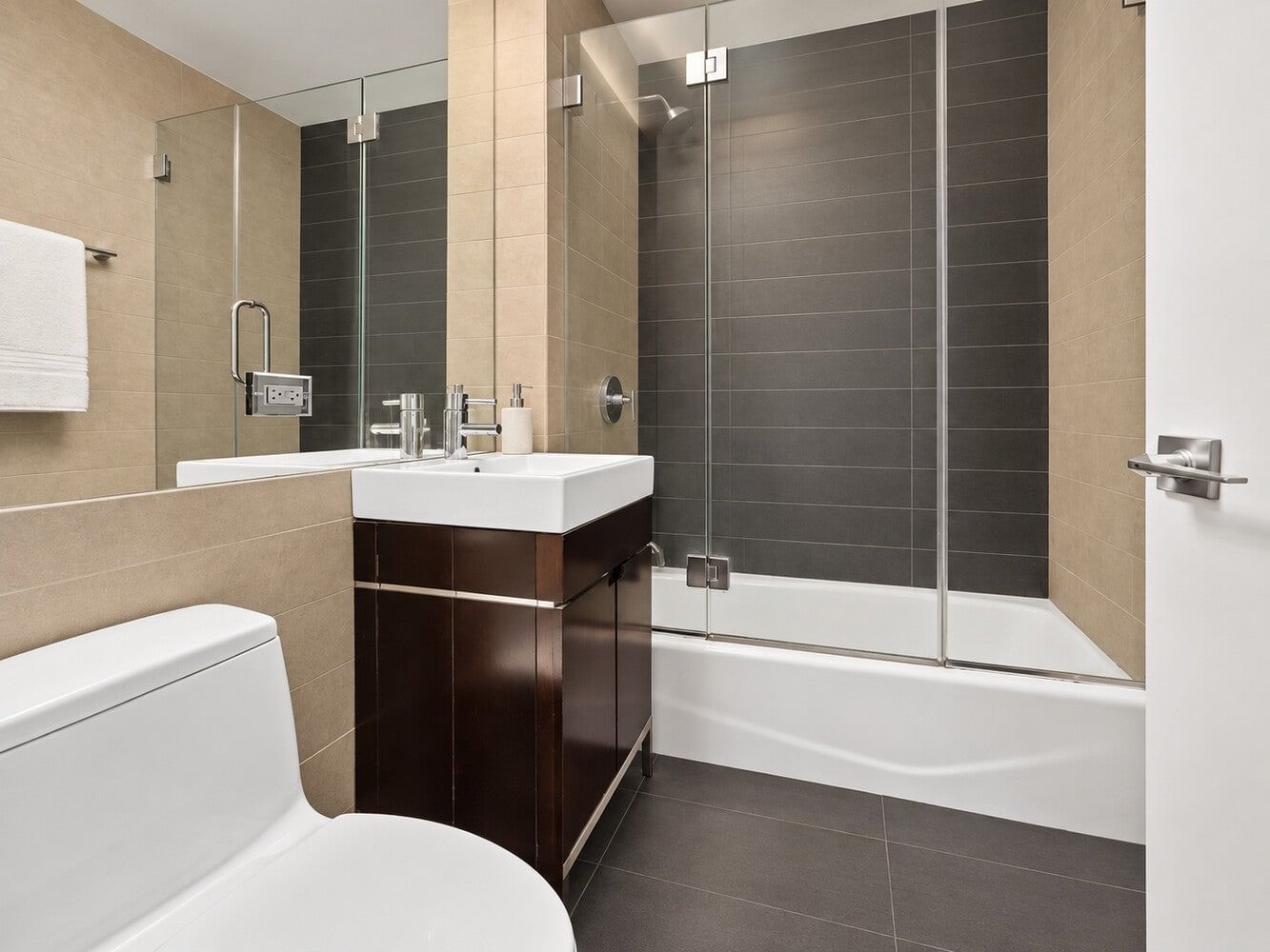 Real estate property located at 4-74 48TH #7M, Queens, Hunters Point, New York City, NY, US