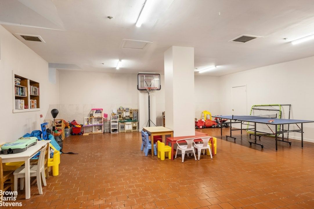 Real estate property located at 161 90TH #5C, New York, Carnegie Hill, New York City, NY, US