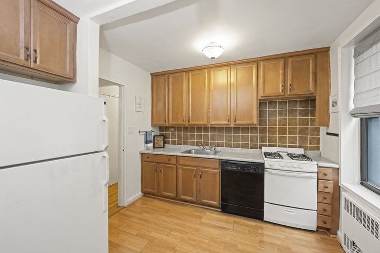 Real estate property located at 61 Oliver #2V, Kings, Bay Ridge, New York City, NY, US