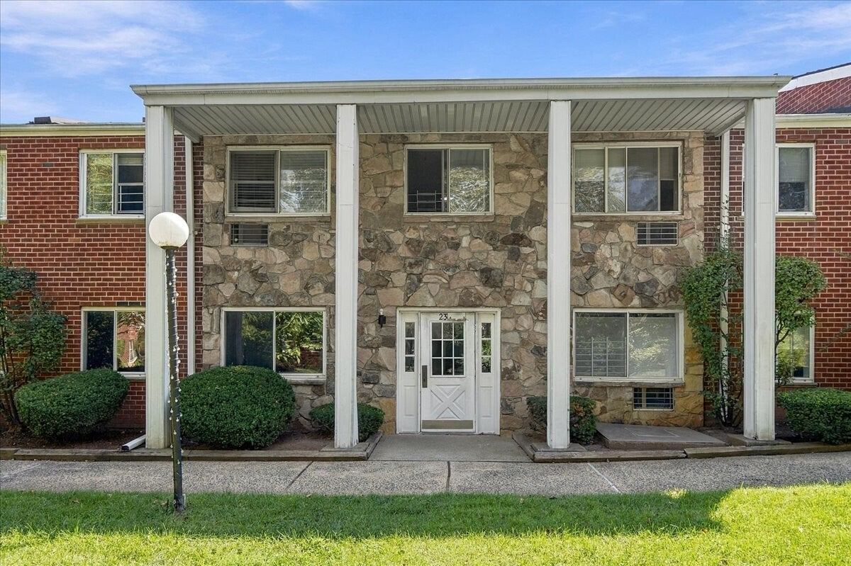 Real estate property located at 23 GADSEN #2A, Richmond, New Springville, New York City, NY, US