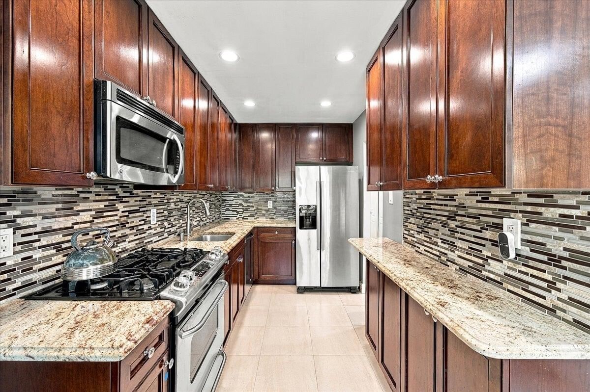 Real estate property located at 23 GADSEN #2A, Richmond, New Springville, New York City, NY, US