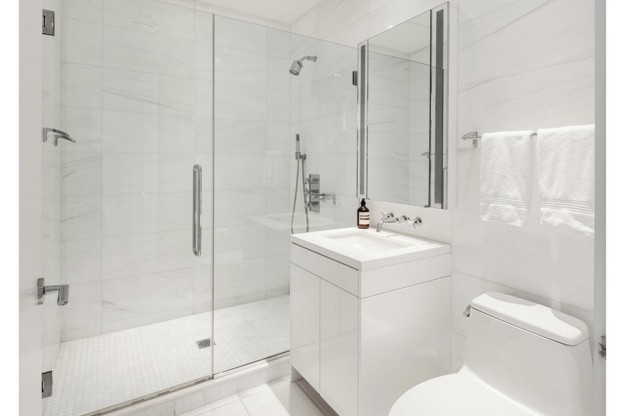 Real estate property located at 1355 1ST #17, New York, Lenox Hill, New York City, NY, US