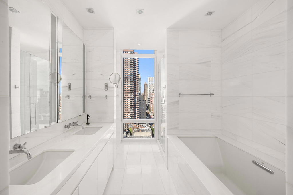 Real estate property located at 1355 1ST #17, New York, Lenox Hill, New York City, NY, US