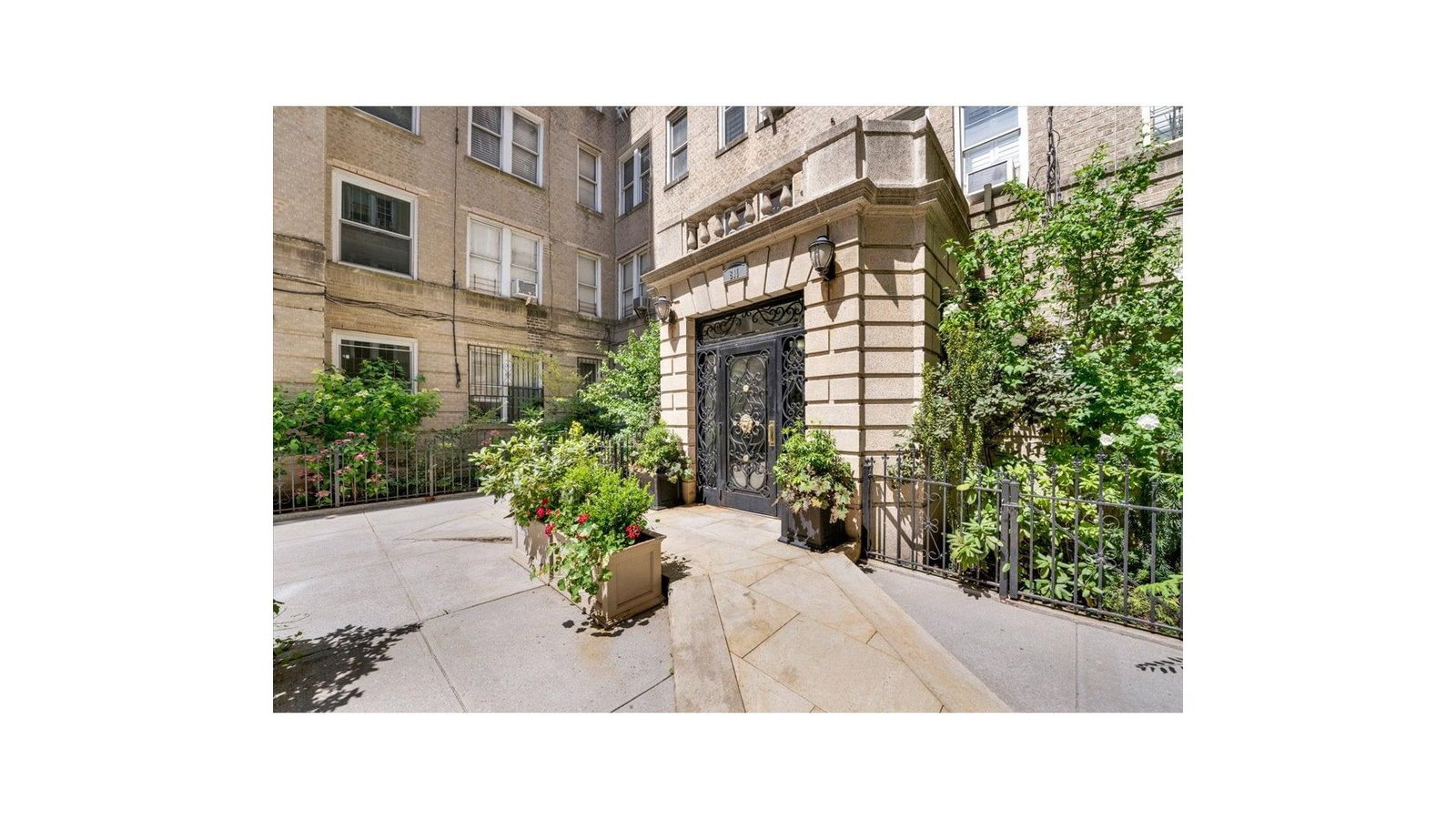 Real estate property located at 811 WALTON E18, Bronx, Concourse, New York City, NY, US