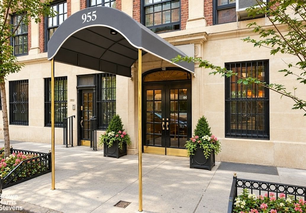 Real estate property located at 955 LEXINGTON #11A, New York, Lenox Hill, New York City, NY, US