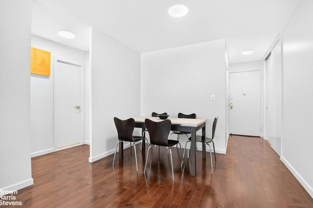 Real estate property located at 520 72ND #9T, New York, Lenox Hill, New York City, NY, US