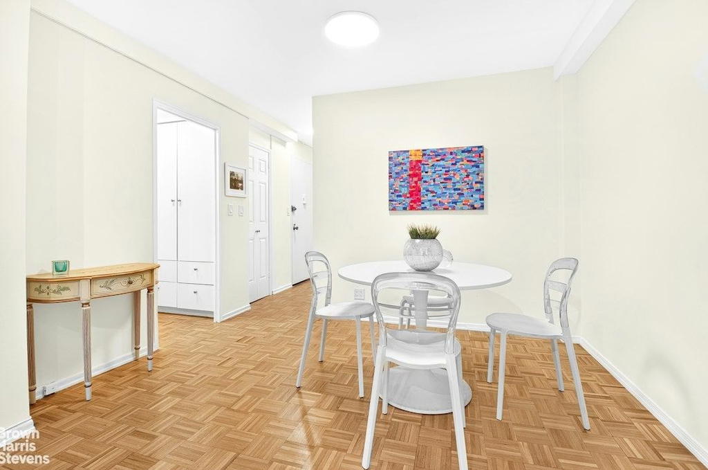 Real estate property located at 520 72ND #8E, New York, Lenox Hill, New York City, NY, US