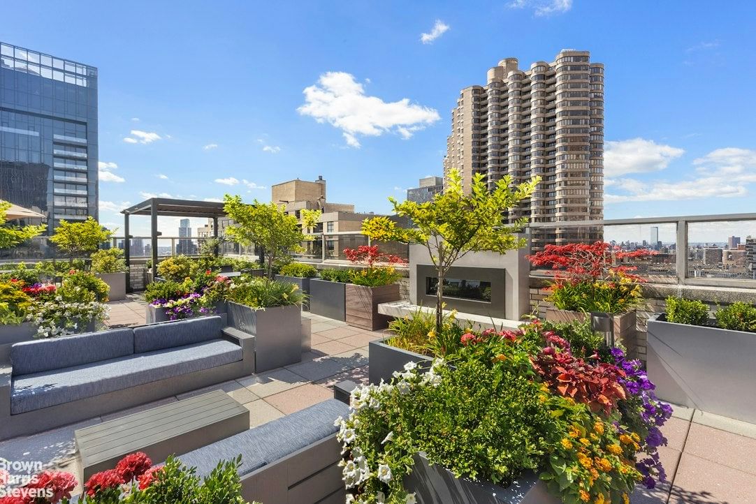 Real estate property located at 300 40TH #16K, New York, Murray Hill, New York City, NY, US