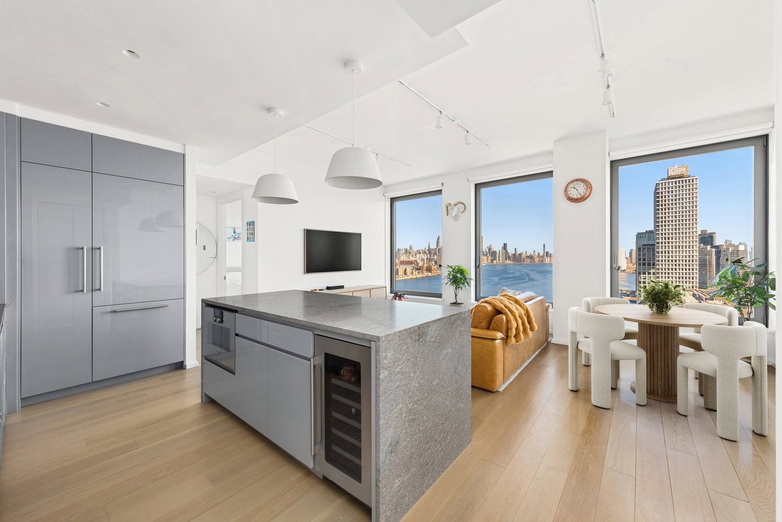 Real estate property located at 8 4TH #28E, Kings, Williamsburg, New York City, NY, US