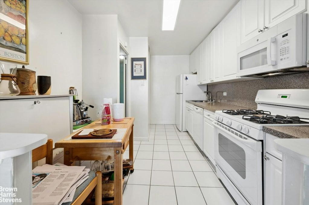 Real estate property located at 2500 JOHNSON #12N, Bronx, Spuyten Duyvil, New York City, NY, US