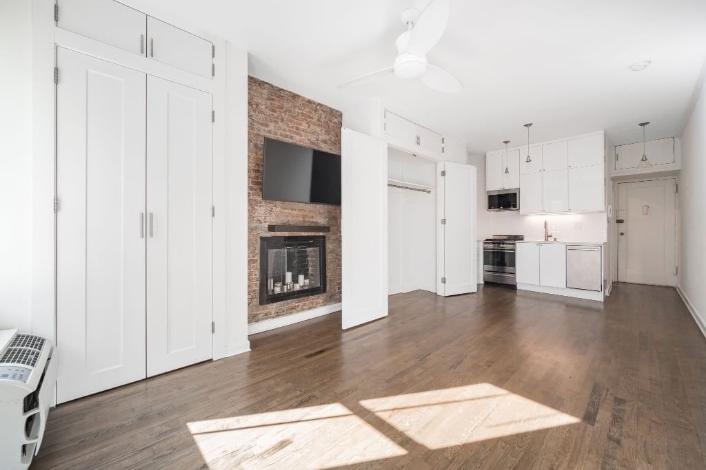 Real estate property located at 238 84th #3B, New York, Yorkville, New York City, NY, US