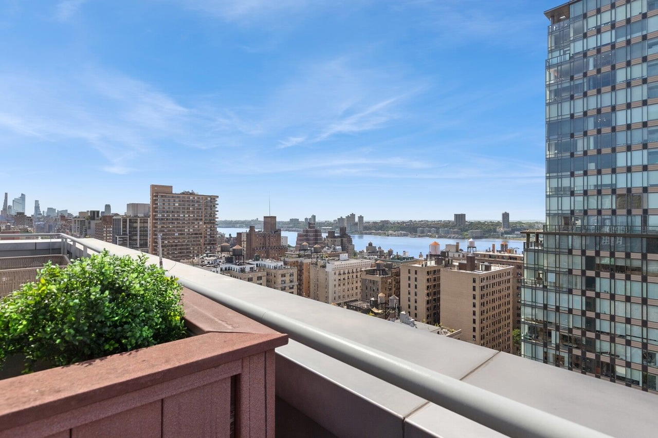 Real estate property located at 2628 BROADWAY #22A, New York, Upper West Side, New York City, NY, US