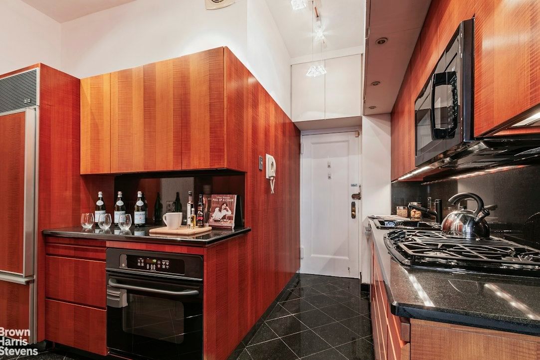 Real estate property located at 525 PARK #6A, New York, Lenox Hill, New York City, NY, US