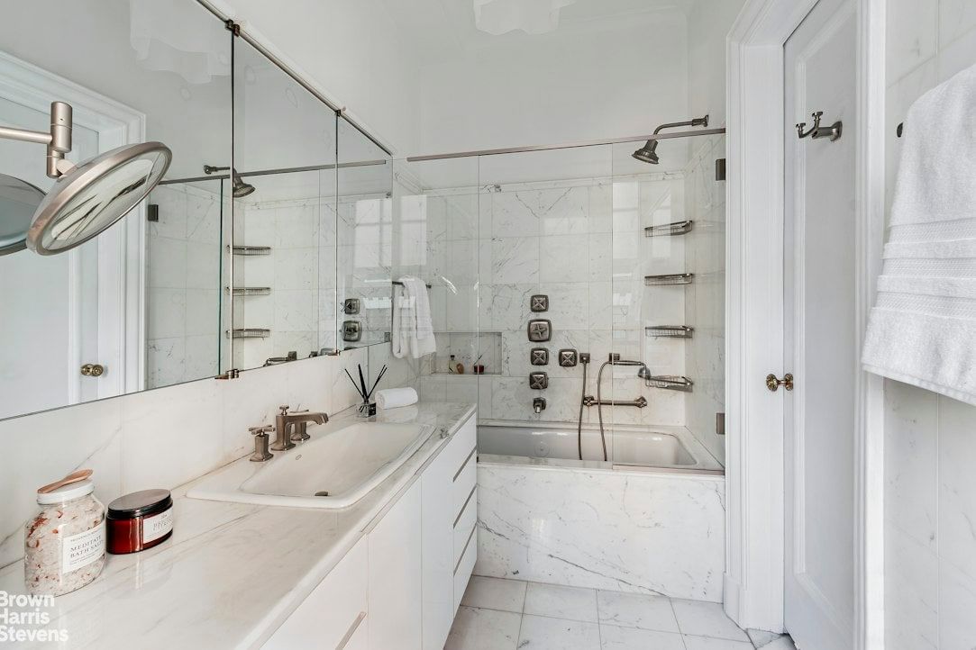 Real estate property located at 525 PARK #6A, New York, Lenox Hill, New York City, NY, US