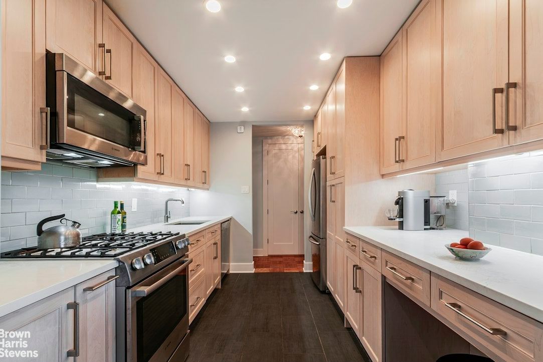 Real estate property located at 3935 BLACKSTONE #8B, Bronx, Central Riverdale, New York City, NY, US