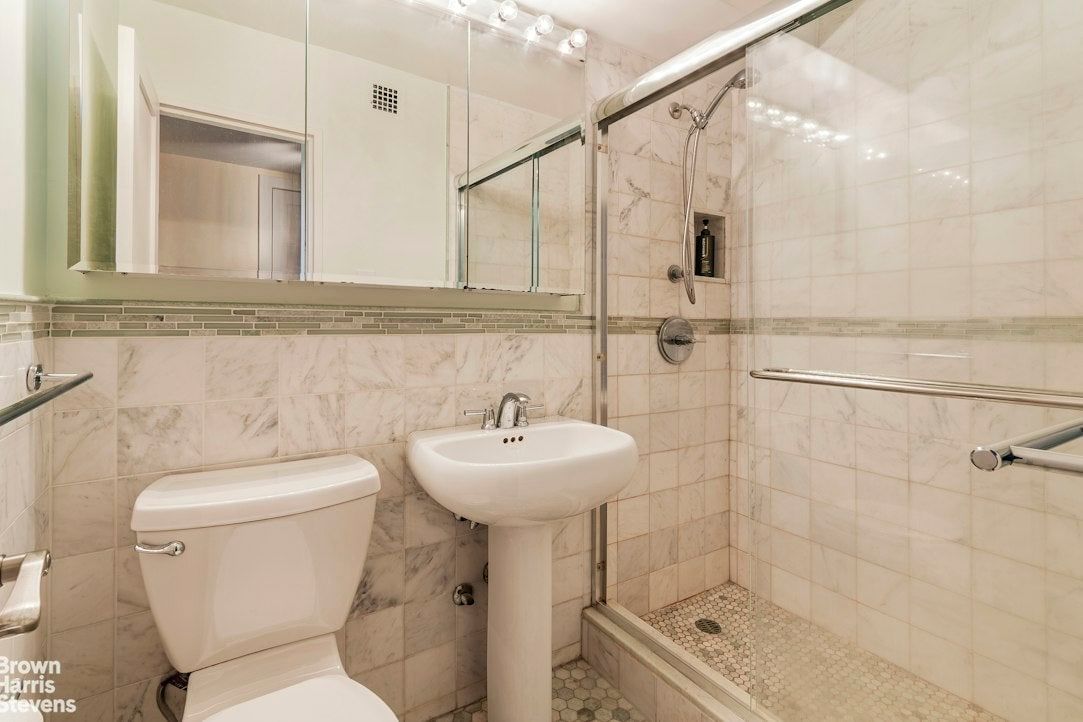 Real estate property located at 3935 BLACKSTONE #8B, Bronx, Central Riverdale, New York City, NY, US