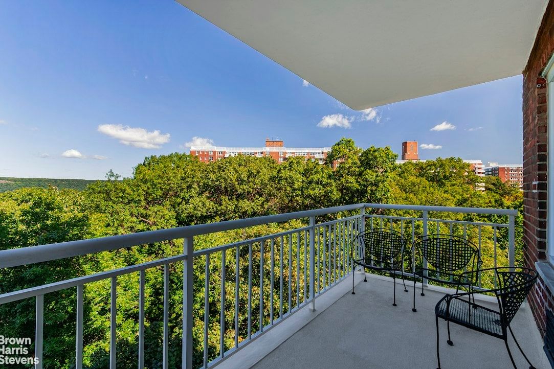 Real estate property located at 3935 BLACKSTONE #8B, Bronx, Central Riverdale, New York City, NY, US