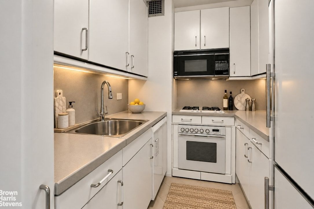 Real estate property located at 444 75TH #15B, New York, Lenox Hill, New York City, NY, US