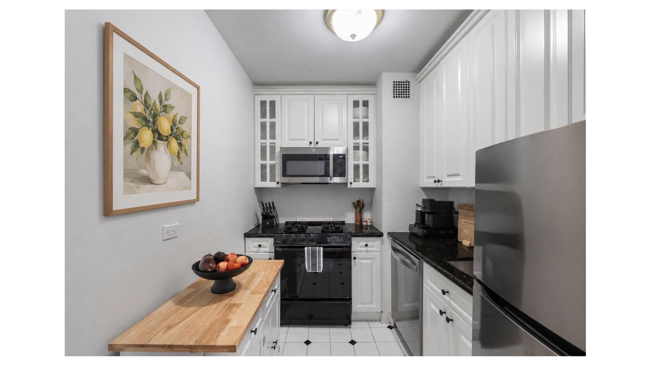 Real estate property located at 444 75TH #17E, New York, Lenox Hill, New York City, NY, US