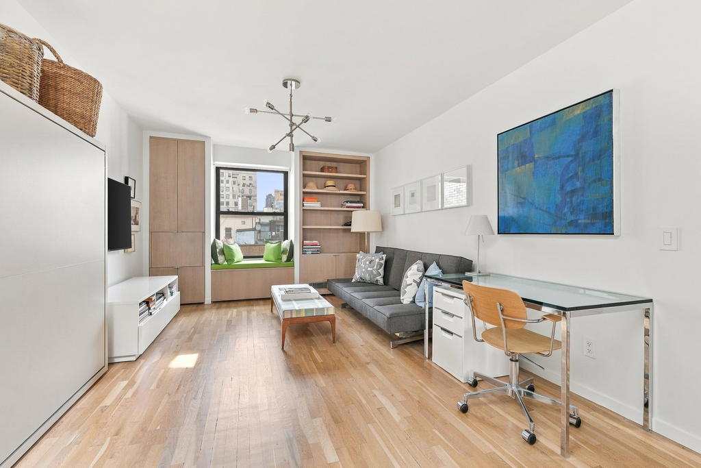 Real estate property located at 5 75TH #8, New York, Lenox Hill, New York City, NY, US