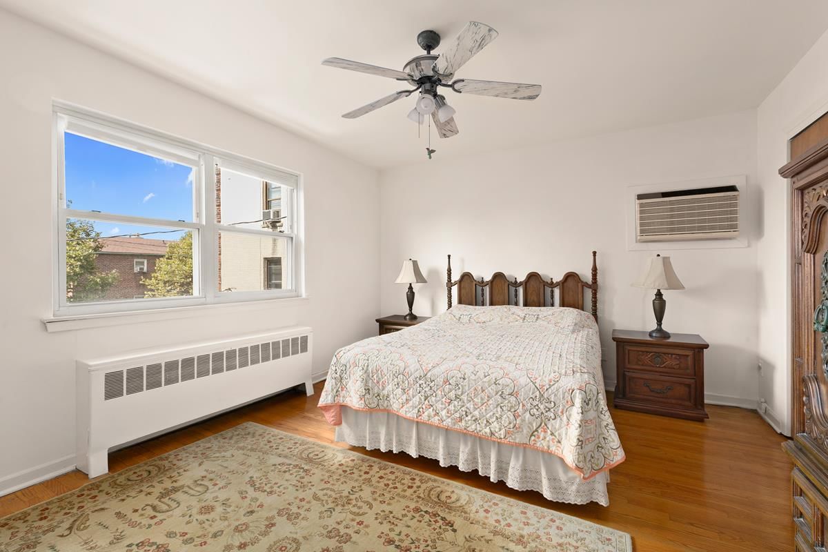Real estate property located at 1578 Edison, Bronx, Pelham Bay, New York City, NY, US