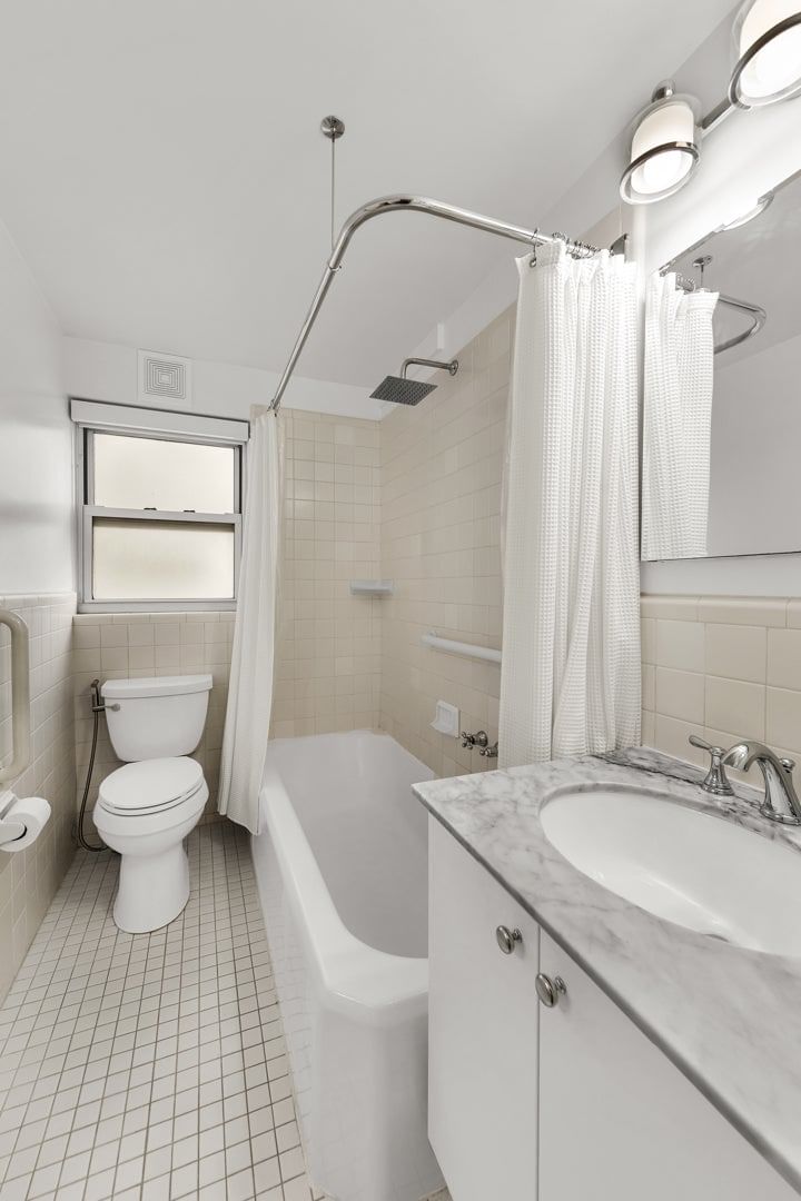 Real estate property located at 930 5TH #9J, New York, Lenox Hill, New York City, NY, US