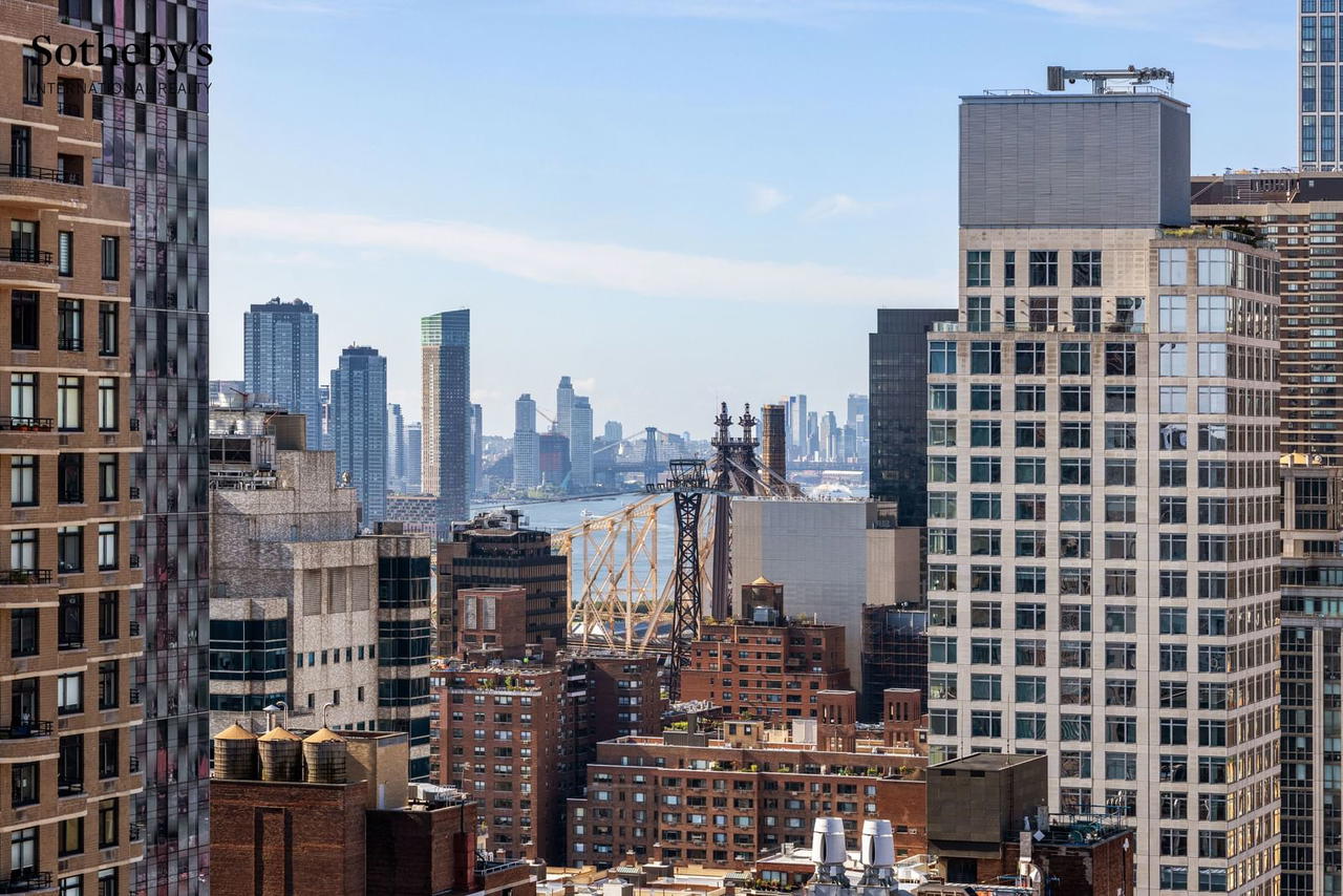 Real estate property located at 360 72nd C3200, New York, Lenox Hill, New York City, NY, US