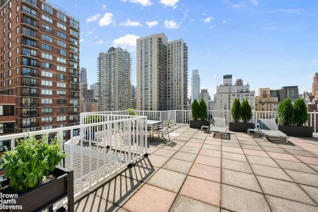 Real estate property located at 333 75TH #8C, New York, Lenox Hill, New York City, NY, US