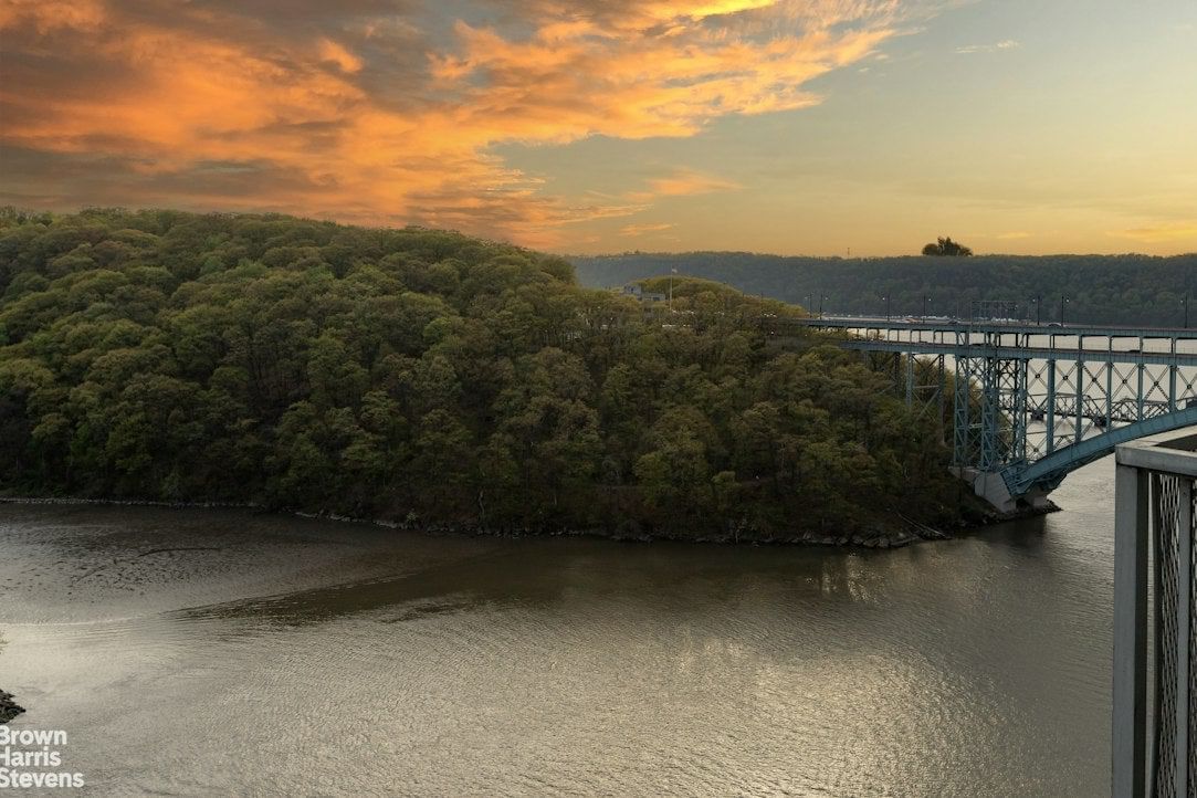 Real estate property located at 2400 JOHNSON #12F, Bronx, Spuyten Duyvil, New York City, NY, US