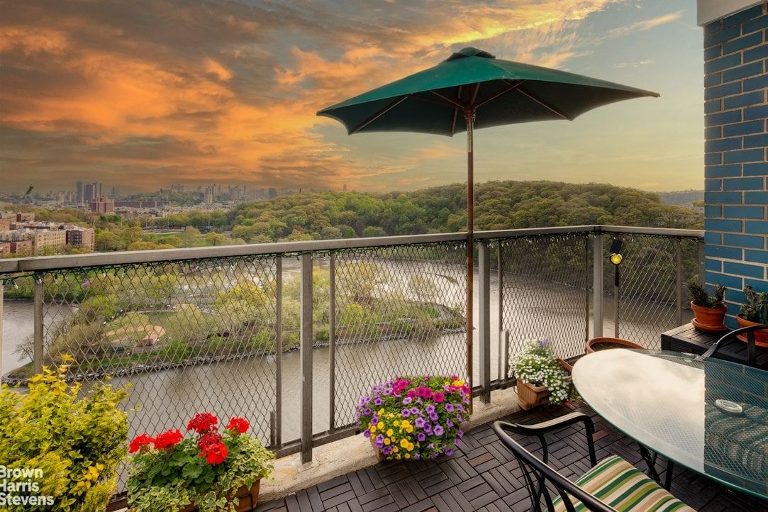 Real estate property located at 2400 JOHNSON #12F, Bronx, Spuyten Duyvil, New York City, NY, US