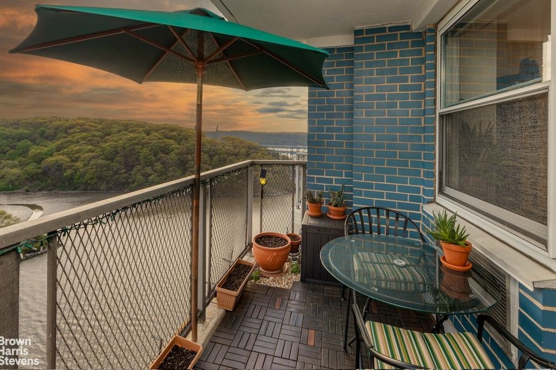 Real estate property located at 2400 JOHNSON #12F, Bronx, Spuyten Duyvil, New York City, NY, US