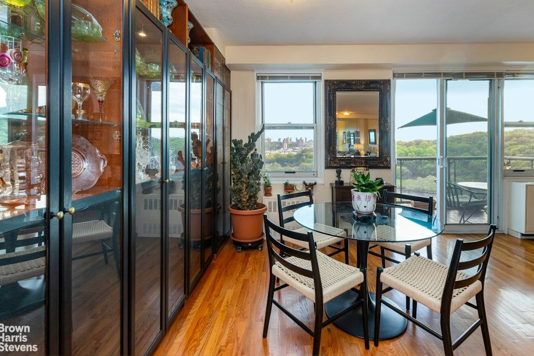 Real estate property located at 2400 JOHNSON #12F, Bronx, Spuyten Duyvil, New York City, NY, US