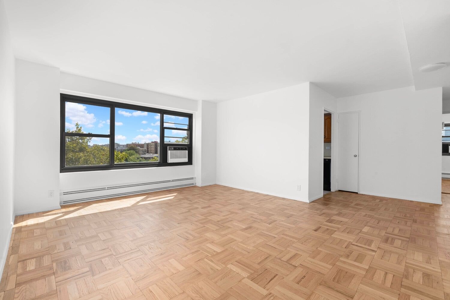 Real estate property located at 33-52 CRESCENT #8B, Queens, Astoria, New York City, NY, US