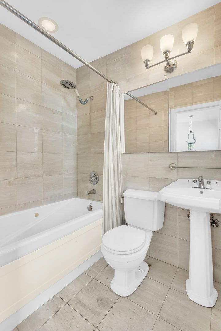 Real estate property located at 467 22ND E, New York, Chelsea, New York City, NY, US