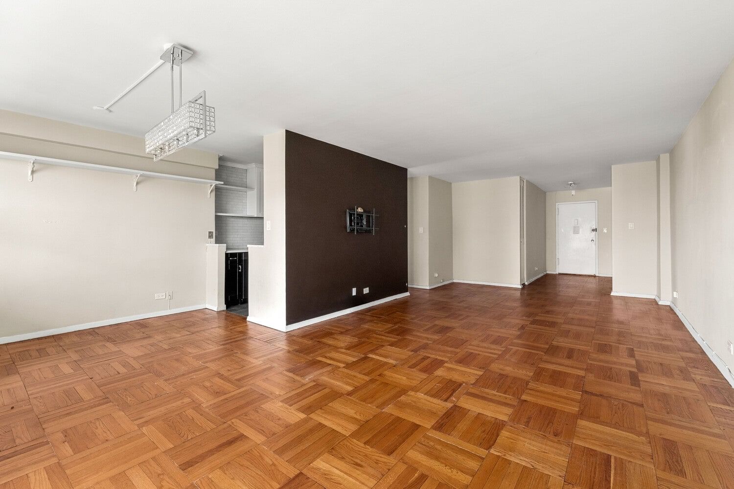 Real estate property located at 102-10 66TH #8D, Queens, Forest Hills, New York City, NY, US