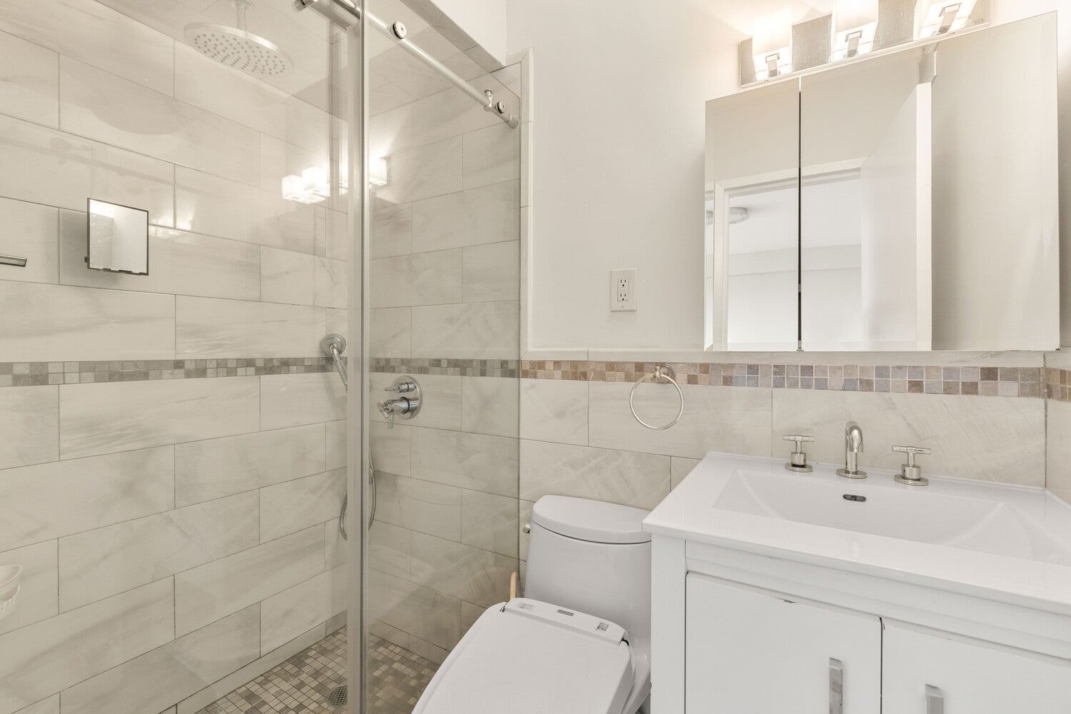 Real estate property located at 102-10 66TH #8D, Queens, Forest Hills, New York City, NY, US