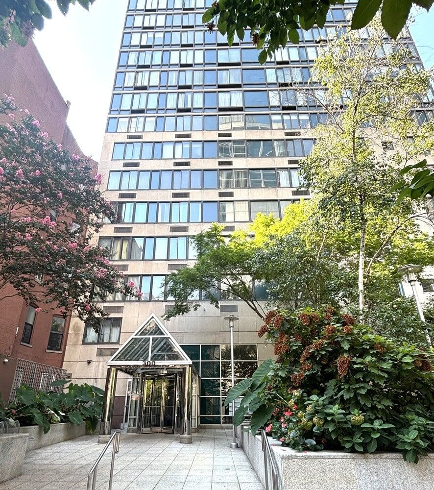 Real estate property located at 300 93RD #29B, New York, Yorkville, New York City, NY, US