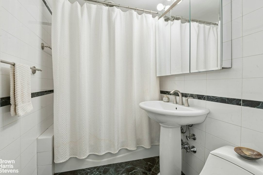 Real estate property located at 20 SUTTON #6B, New York, Sutton Place, New York City, NY, US