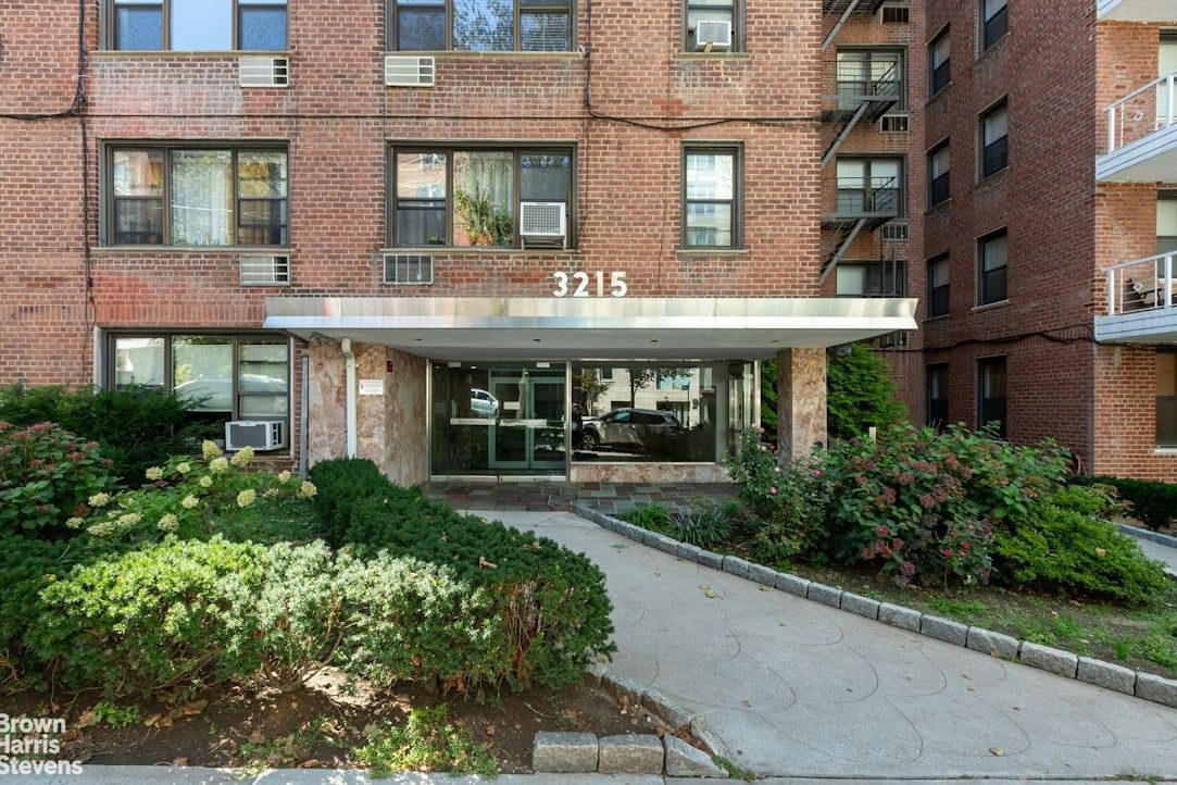 Real estate property located at 3215 ARLINGTON #2A, Bronx, Central Riverdale, New York City, NY, US