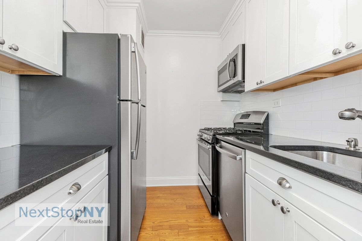 Real estate property located at 245 54TH #10A, New York, Sutton Place, New York City, NY, US