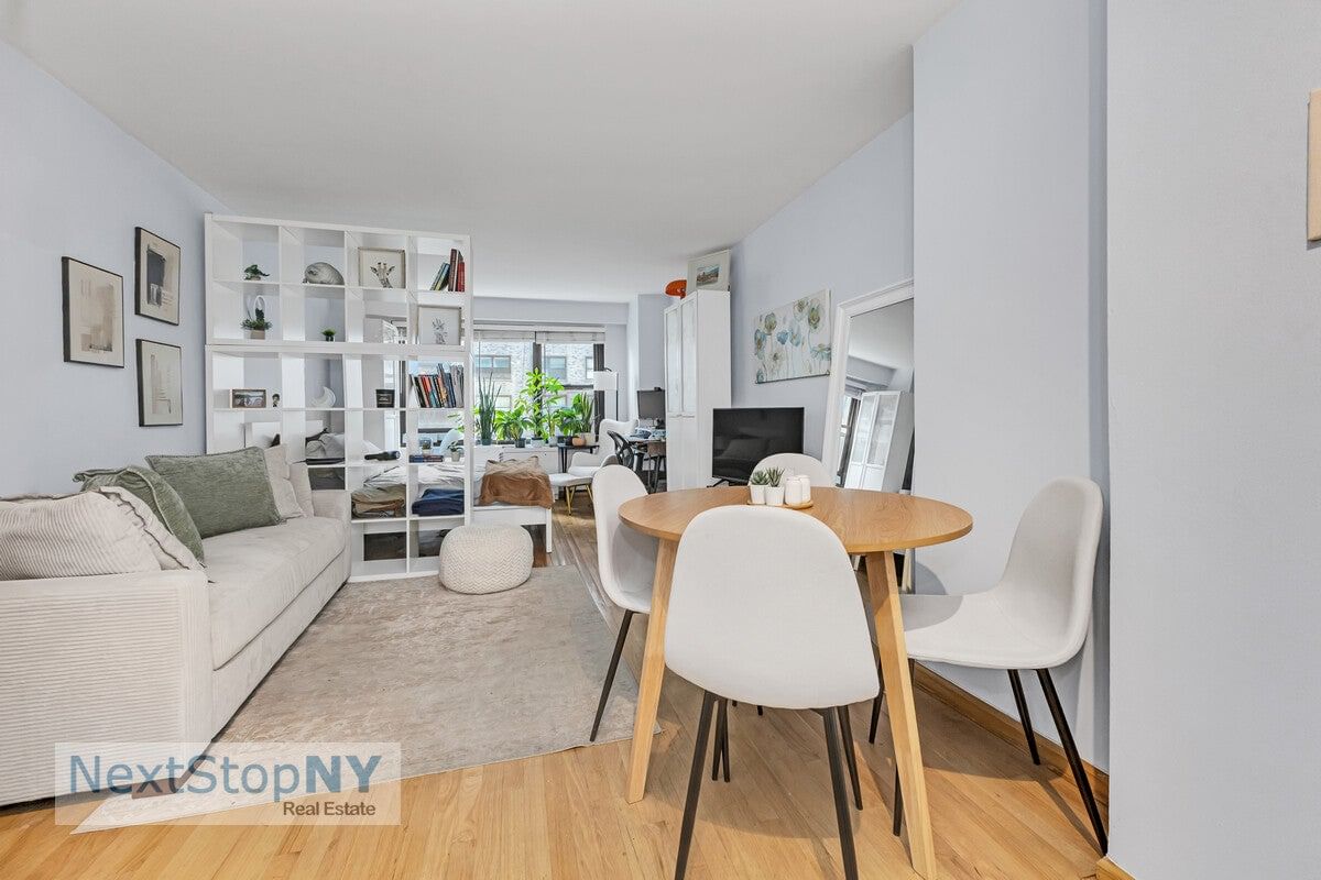 Real estate property located at 220 57TH #8E, New York, Sutton Place, New York City, NY, US